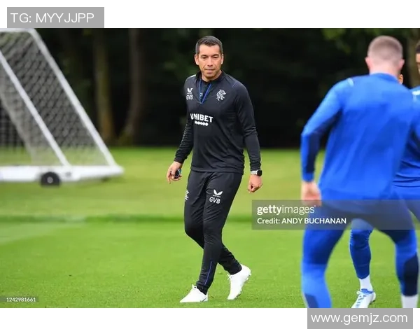 足球明星训练穿搭解析时尚与实用的完美结合